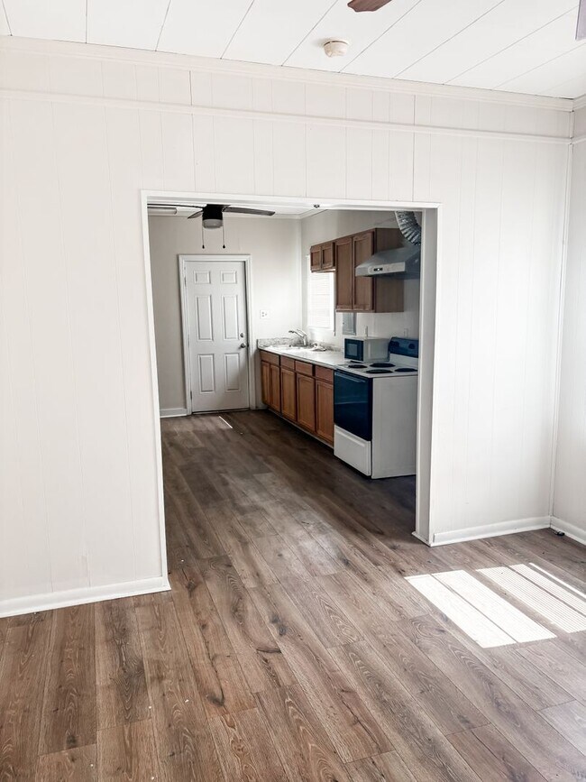 Foto del edificio - Affordable 2 BR 1 bath home