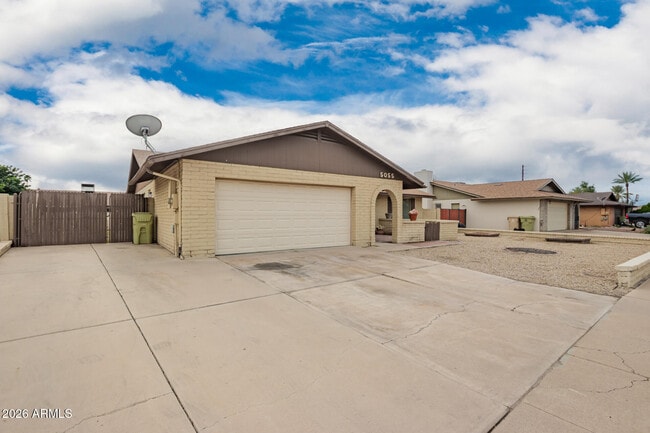 Foto del edificio - 5055 W Vogel Ave