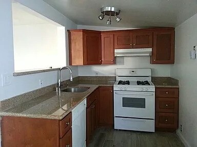 Foto del edificio - 136 E 21ST ST