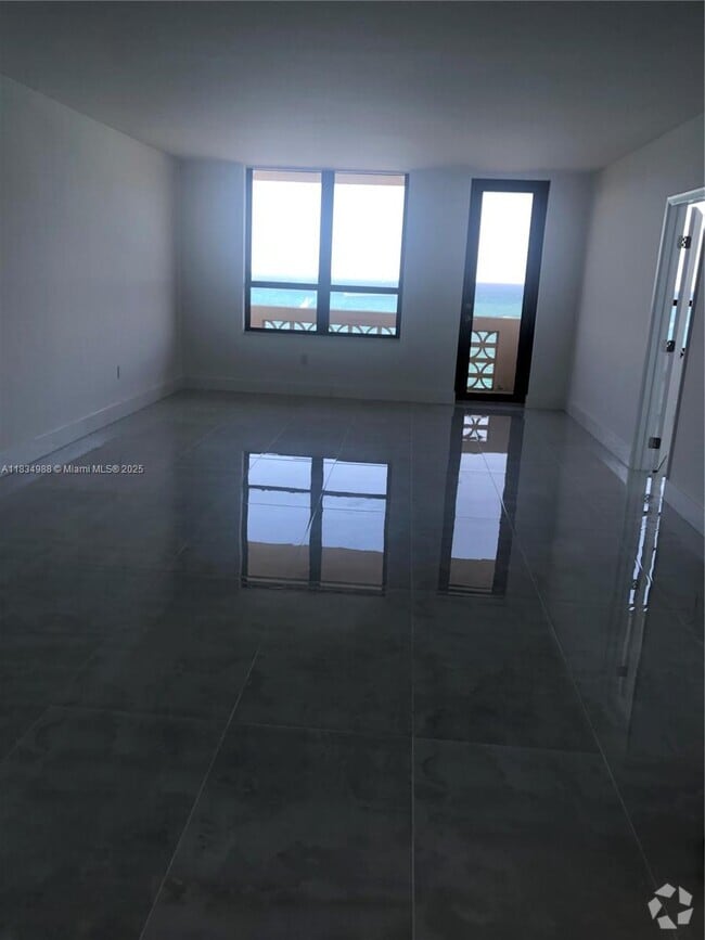 Building Photo - 10185 Collins Ave