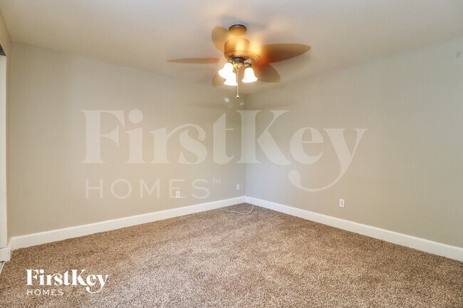 Foto del edificio - 7910 Woodgrove Cir