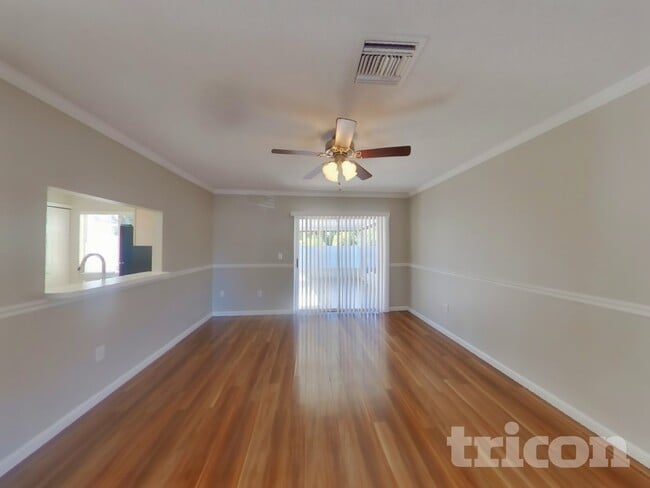 Building Photo - 417 Abigail Rd