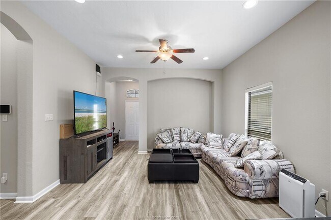 Foto del edificio - 15498 Baker Meadow Loop