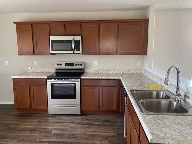 Foto del edificio - 3 Bedroom House in Bentonville for Rent! *...