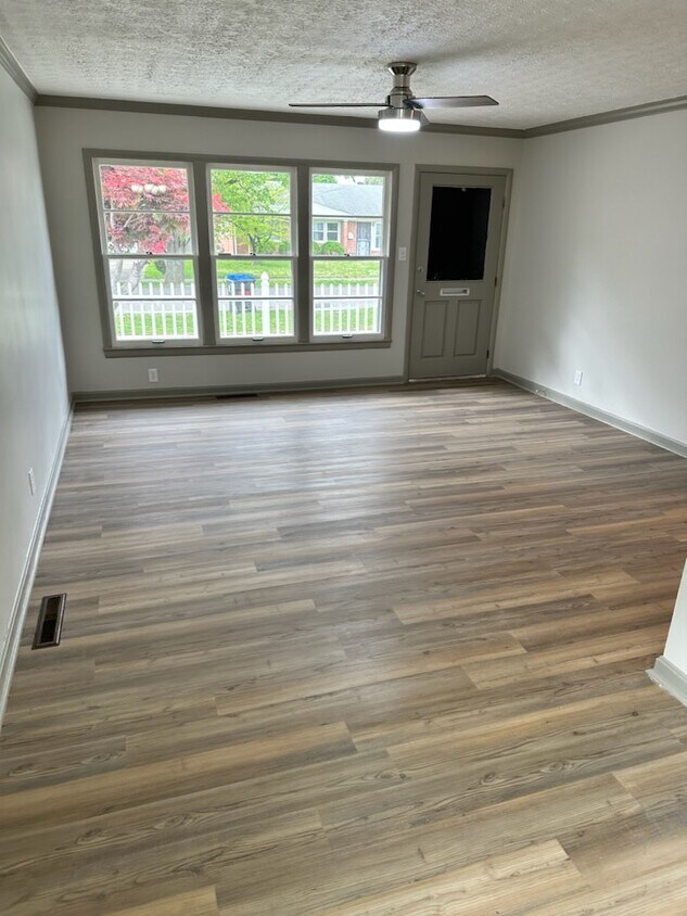 Foto principal - 2104 Belmont Rd