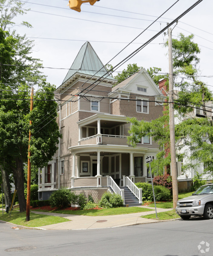 Primary Photo - 117 S Lake Ave