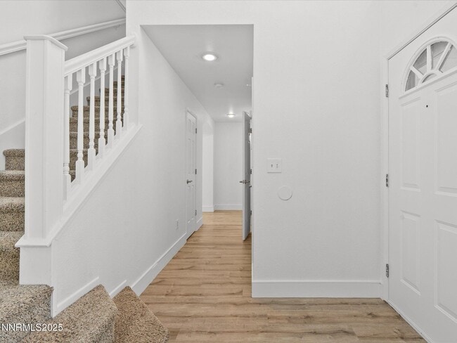 Foto del edificio - 8040 Monterey Shores Dr