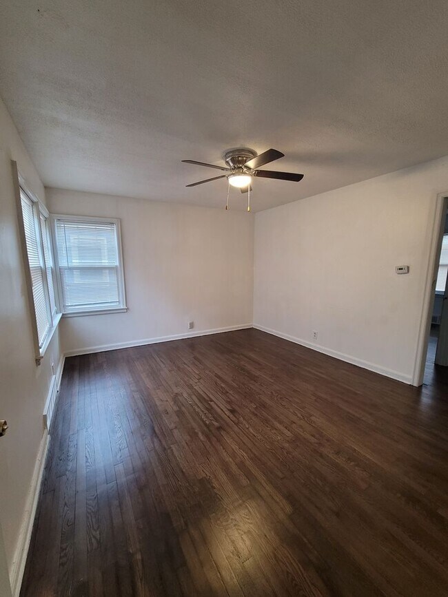Foto del edificio - Three Bedroom Available Now!