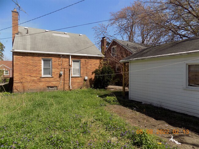 Foto del edificio - 3 br, 1 bath House - 20411 Charest St 2041...