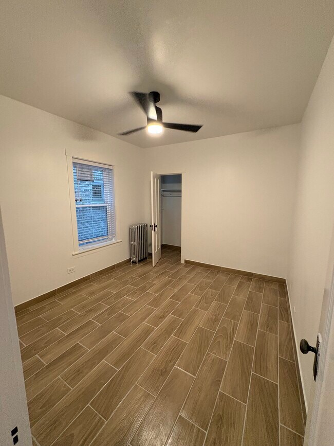 Primer dormitorio - 4904 N Marmora Ave