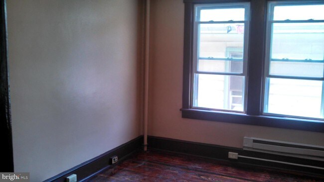 Foto del edificio - 229-231 N Locust St