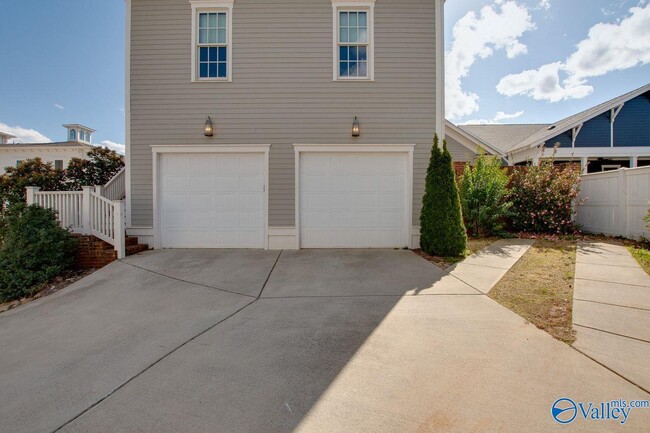 Foto del edificio - 32 Hillcrest Ave NW