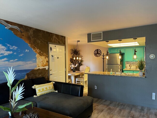 Foto del edificio - 8070 W Russell Rd