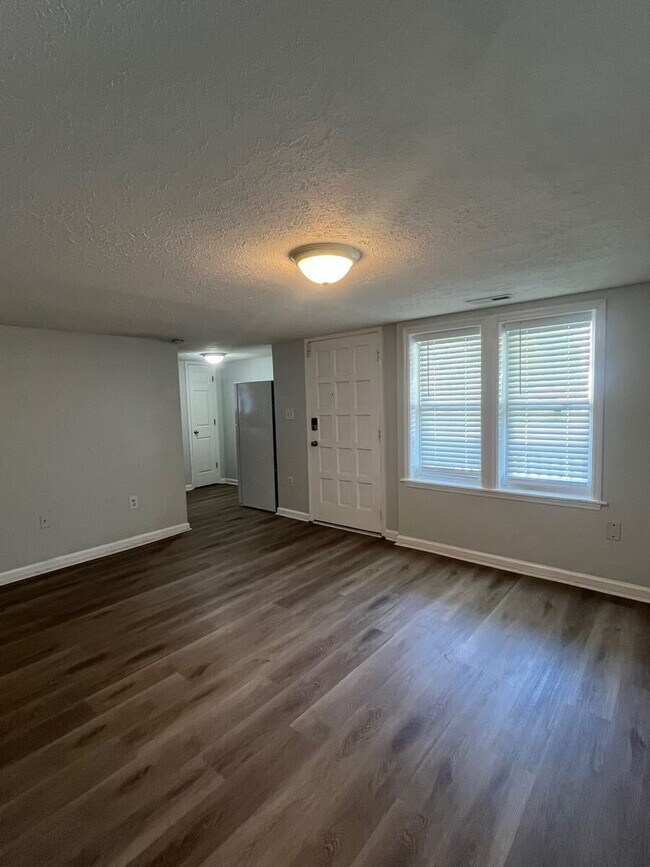 Foto del edificio - 489 W Outer Dr