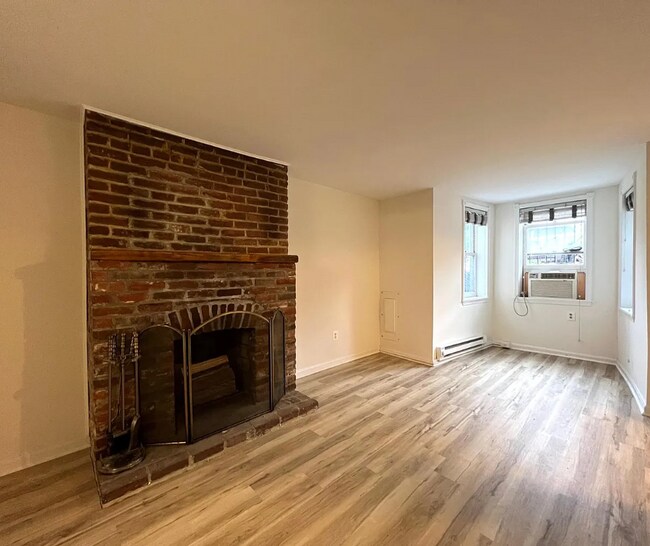 Foto del edificio - 903 C St NE