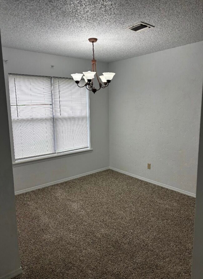 Dining room - 5018 W 5th Pl