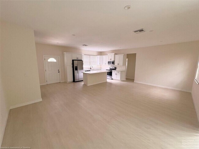 Building Photo - 878 Durmon Ave