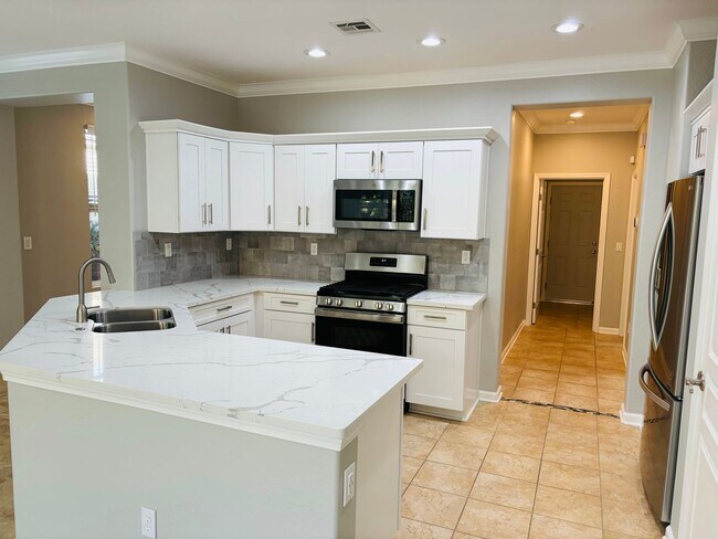 Foto del edificio - Beautiful Sommerset Home for Lease