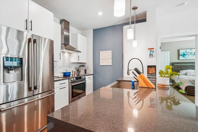 Foto del edificio - 1411 Key Blvd