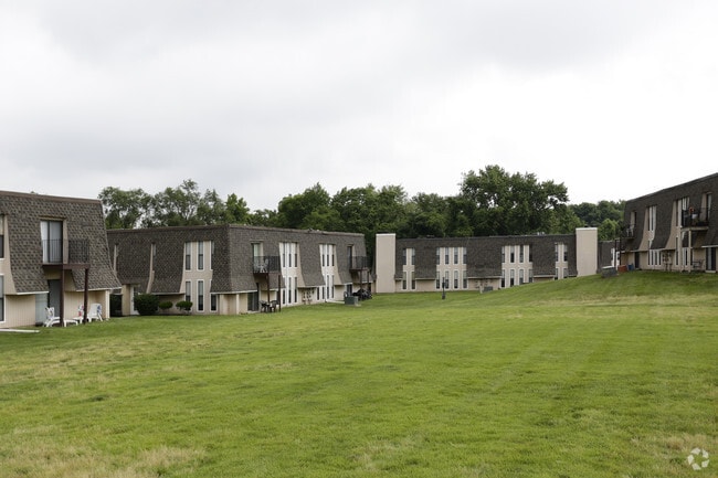 Building Photo - Inverness Apartments