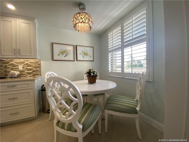 Building Photo - 10000 S Ocean Dr
