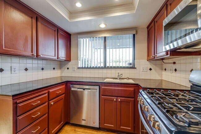 Building Photo - 12091 Atrium Dr