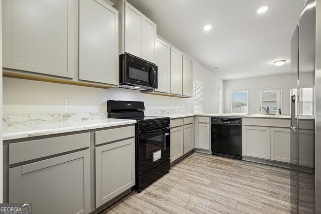 Building Photo - 529 Summerfield Ln NW