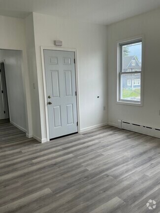 Building Photo - 42 Lanza Ave