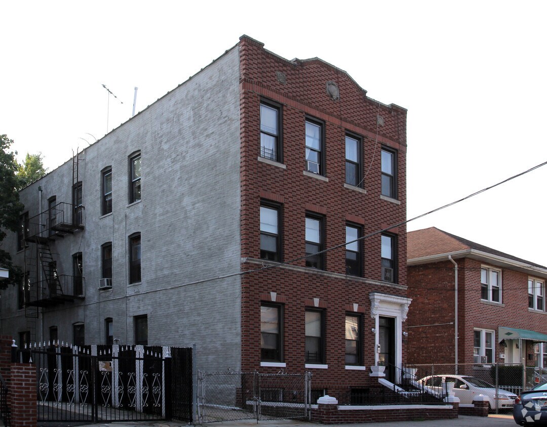 Building Photo - 383 E 52nd St