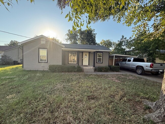 Building Photo - 1203 Kenley Ave
