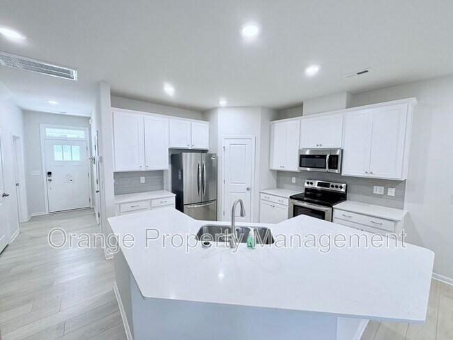 Building Photo - 428 Bee Cv Wy