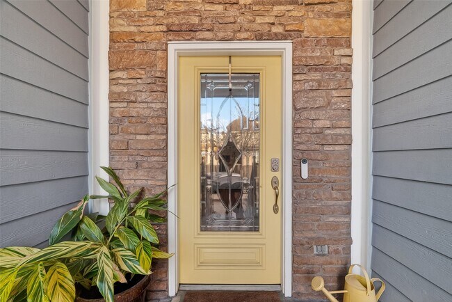 Foto del edificio - 3410 Garden Shadow Ln