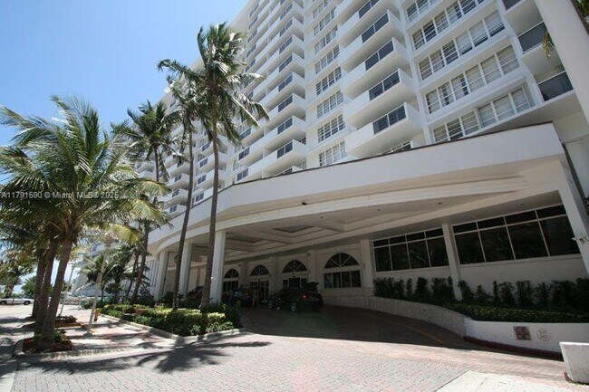 Foto del edificio - 100 Lincoln Rd