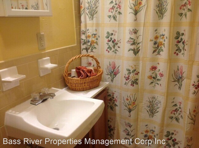 Foto del edificio - 1 br, 1 bath House - 159 Center Street