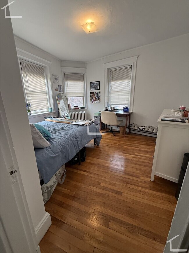 Foto del edificio - Spacious 2 bed in Allston.... Don't miss out!