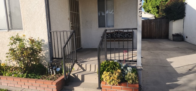 Photo - 4923 W 121st St House