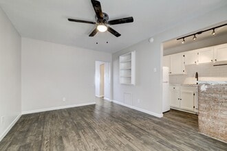 Building Photo - 2322 Dunlavy St