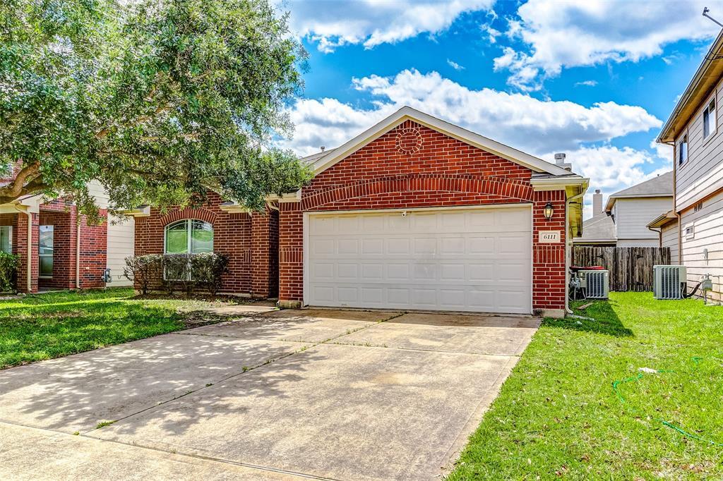 Primary Photo - 6111 Plantation Forest Dr