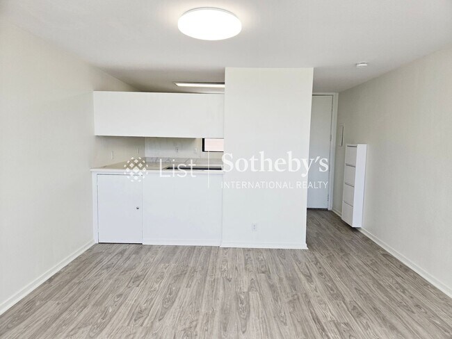 Building Photo - Poinciana Manor #430 | Kailua, HI
