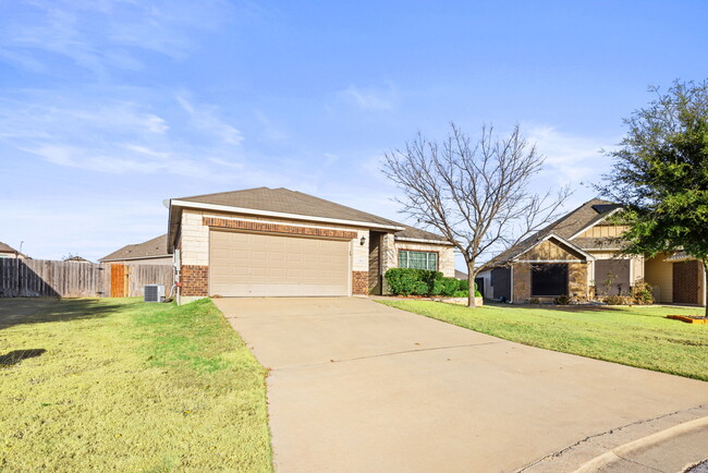 Building Photo - 7401 Amber Meadow Loop