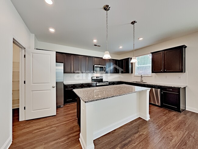 Foto del edificio - 1920 Brook Enclave Trail