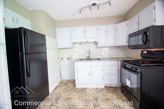 Building Photo - 3 br, 1 bath House - 11114 Bristol Terrace