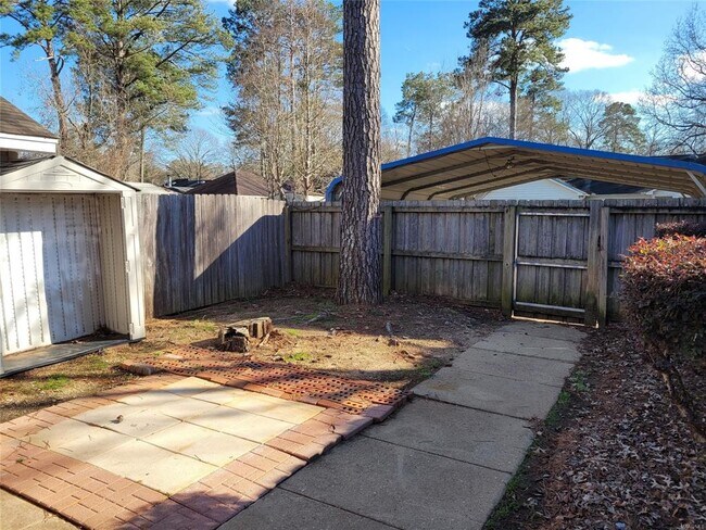 Building Photo - 5918 Carmel Dr