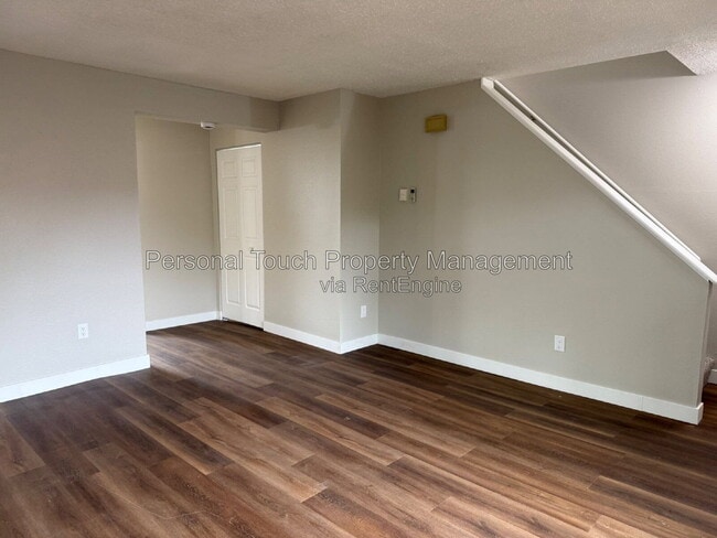 Building Photo - 561 4th Ave NW