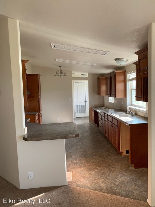 Foto del edificio - 3 br, 2 bath House - 894 Spring Valley Pkwy