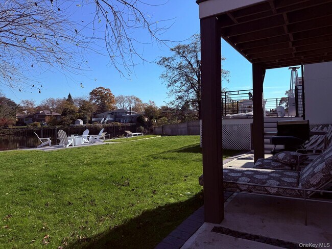 Foto del edificio - 640 Derby Ave