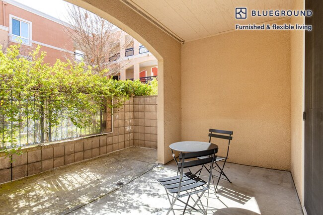 Foto del edificio - 295 E Evelyn Ave