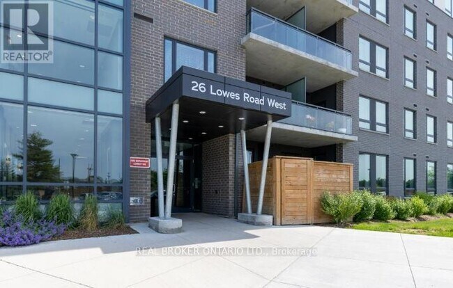 Photo du bâtiment - 26 Lowes Rd W