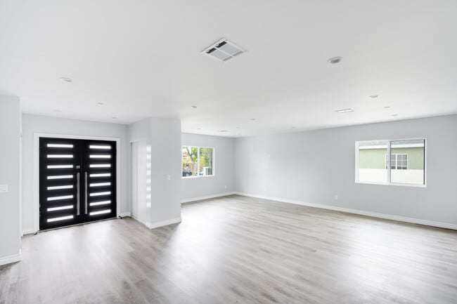 Building Photo - 8025 Bellingham Ave