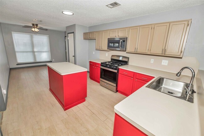 Foto del edificio - 5216 Spring Branch Dr